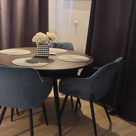 Apartman Jole 2 *