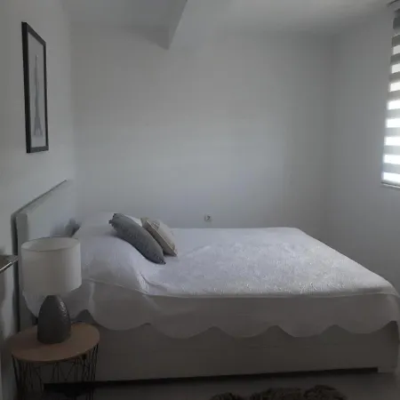アパート Apartman Jole 2 トロギール