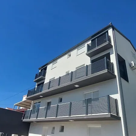 Apartman Jole 2 トロギール