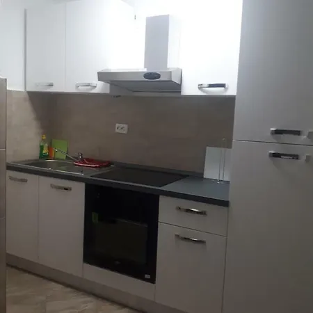 Apartman Jole 2 トロギール